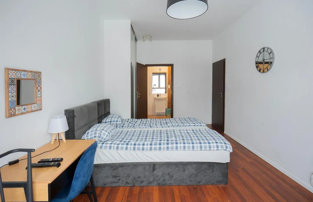 Rooms Green Rydygiera 17 Own Private Room Tv Wifi-1